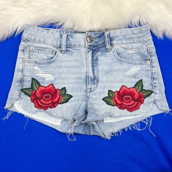 |•AMERICAN🦅EAGLE•| Hi-Rise Shortie Shorts Distressed w/ Flowers - Picture 3 of 11